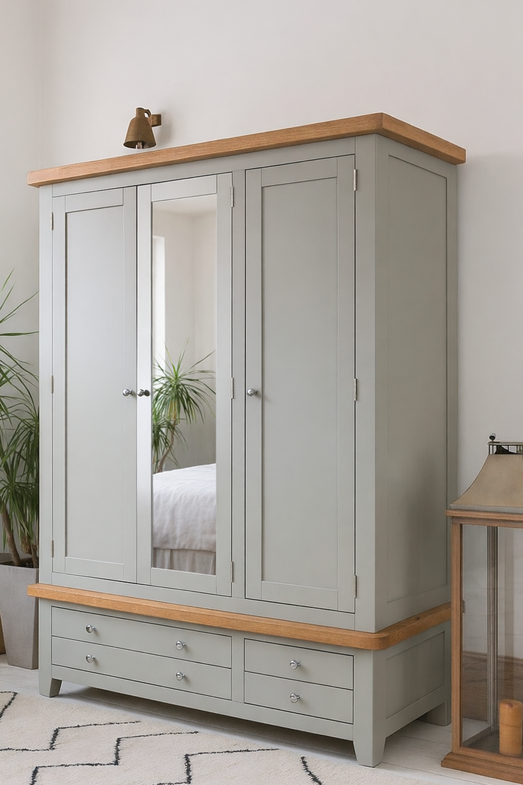 Faro - Triple Wardrobe With Mirror
